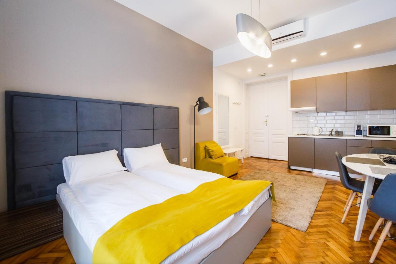 Eat It Cozy Downtown Apartments Oradea Exterior photo