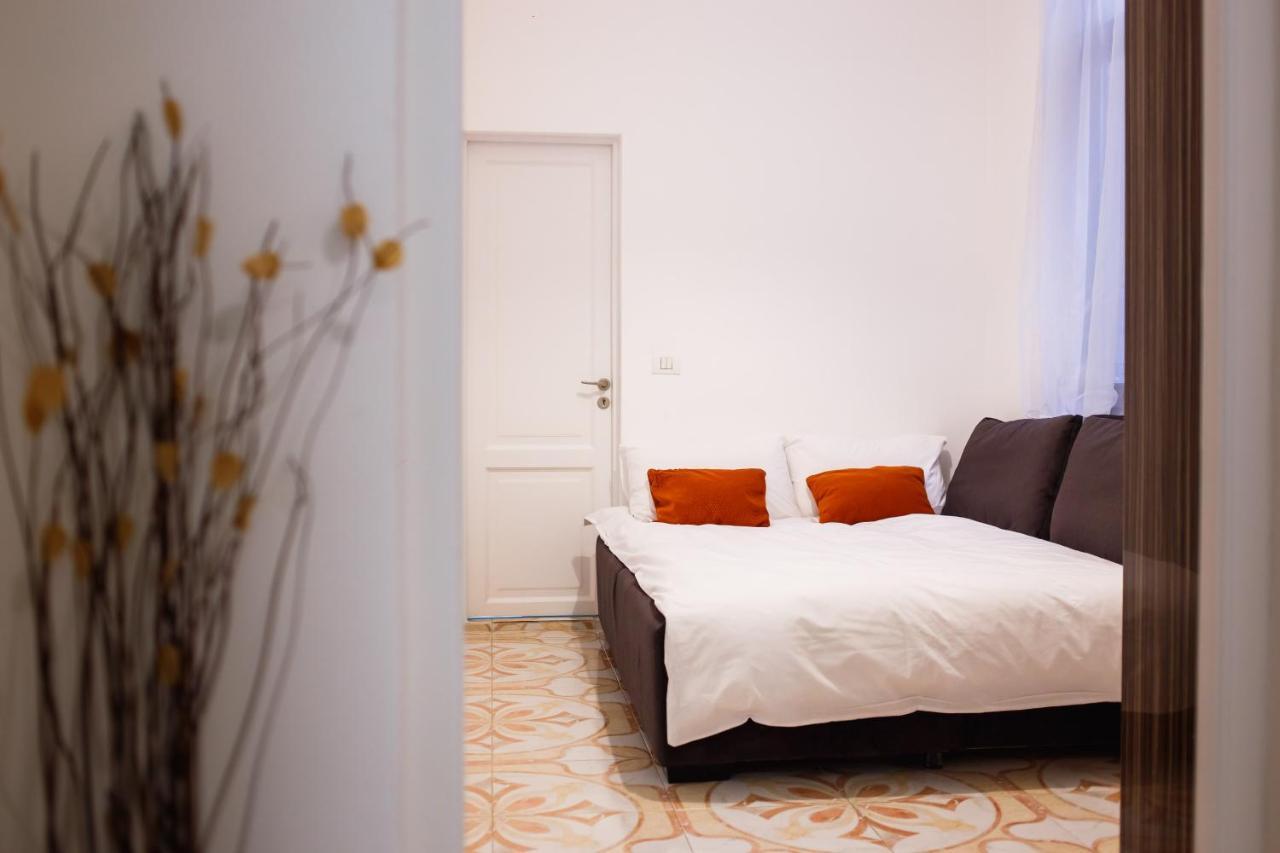 Eat It Cozy Downtown Apartments Oradea Exterior photo