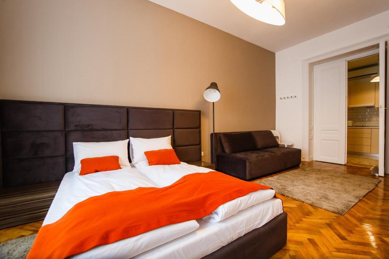 Eat It Cozy Downtown Apartments Oradea Exterior photo