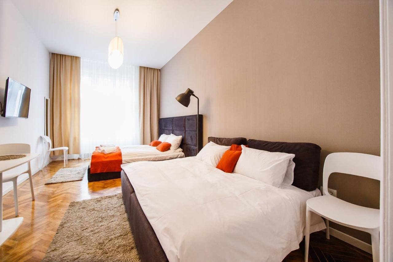 Eat It Cozy Downtown Apartments Oradea Exterior photo
